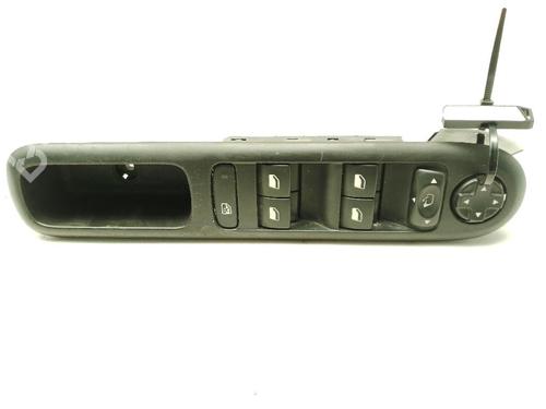 Used Left front window switch Left front window switch PEUGEOT 5008 (0U_, 0E_) 1.6 BlueHDi 120 (120 hp) 40622541 40622541