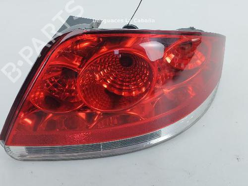 Used Right taillight FIAT LINEA (323_, 110_) 1.3 D Multijet (323AXB11, 323AXB1A) (90 hp) 31988552