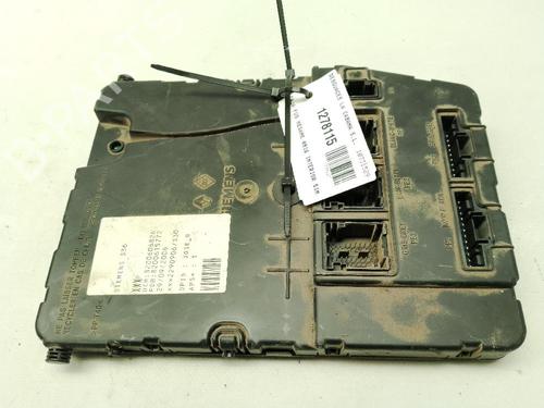 Used Fuse box Fuse box 38635736 38635736