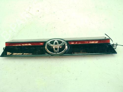 Used Rear center light TOYOTA YARIS CROSS (MXP_) 1.5 Hybrid (131 hp) 27733576