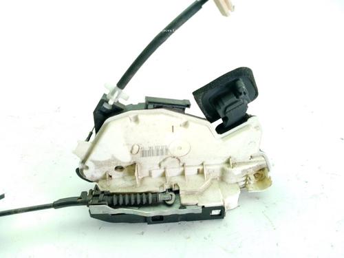Front left lock VW GOLF VI (5K1) 1.6 TDI | BP30525720C98 - Image 2