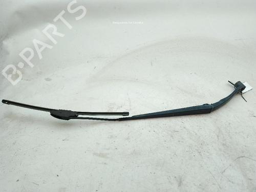 Used Front windshield wiper arm RENAULT KADJAR (HA_, HL_) 1.5 dCi 110 (HLA3) (110 hp) 18366080