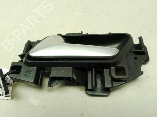 Puxador interior frente esquerdo Puxador interior frente esquerdo 39198235 39198235
