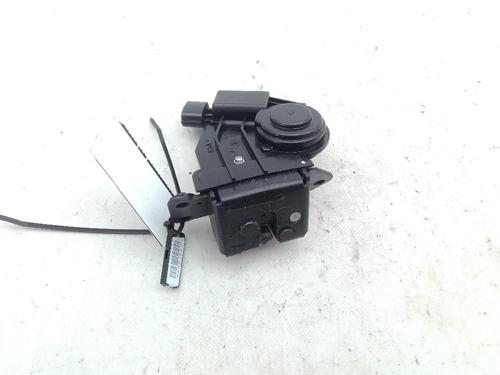 tailgate-lock-toyota-prius-plus-_w4_-2011-24044135 main image