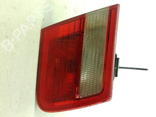 Farolim esquerdo da mala Farolim esquerdo da mala BMW 3 Touring (E46) 320 d (150 hp) 34363733 34363733