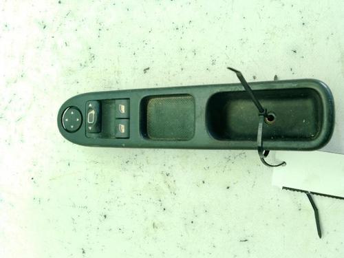 Used Left front window switch Left front window switch PEUGEOT 307 (3A/C) 1.4 16V (88 hp) 29861166 29861166