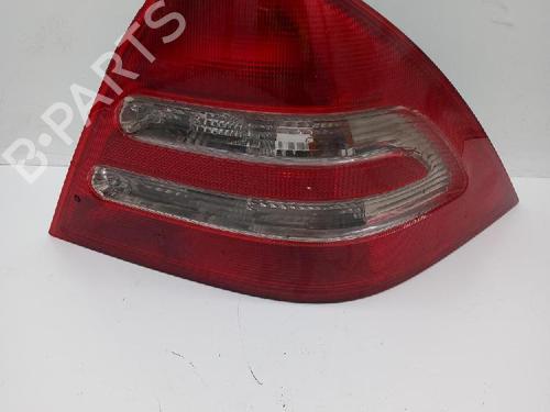 Højre baglygte MERCEDES-BENZ C-CLASS (W203) C 270 CDI (203.016) (170 hp) 18366372