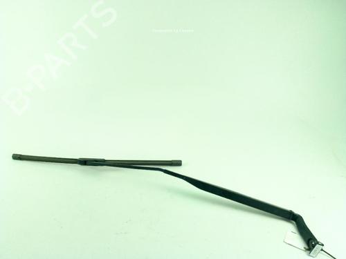 Used Front windshield wiper arm PEUGEOT BOXER Bus (244, Z_) 2.2 HDi (101 hp) 29861168