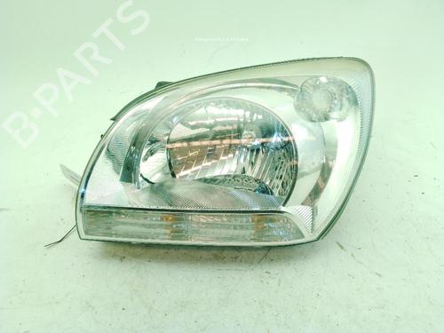 Left headlight KIA SPORTAGE II (JE_, KM_) 2.0 CRDi | BP26881623C28 