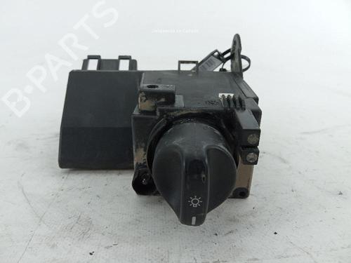 Used Headlight switch MERCEDES-BENZ CLK (C208) CLK 230 Kompressor (208.348) (197 hp) 18372279