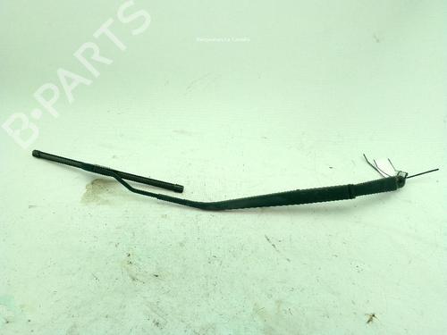 Used Front windshield wiper arm KIA SPORTAGE II (JE_, KM_) 2.0 CRDi (140 hp) 26881512