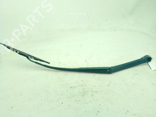 Used Front windshield wiper arm HYUNDAI i30 (GD) 1.4 CRDi (90 hp) 28313295