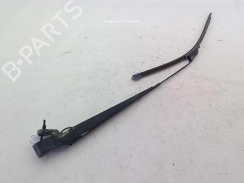 Front windshield wiper arm NISSAN TERRANO II (R20) 2.7 TDi 4WD | BP29583024C143 