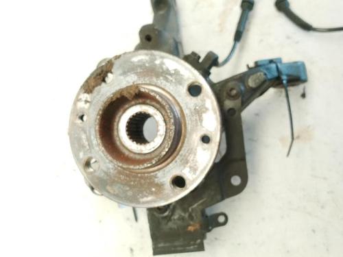 Used Left front steering knuckle RENAULT CAPTUR I (J5_, H5_) 0.9 TCe 90 (90 hp) 26571983