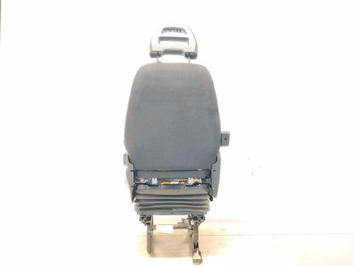 left-front-seat-iveco-daily-vi-platformchassis-2014-36964057 main image
