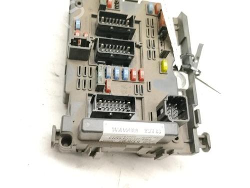 Used Fuse box Fuse box PEUGEOT 307 (3A/C) 2.0 HDi 90 (90 hp) 39766383 39766383