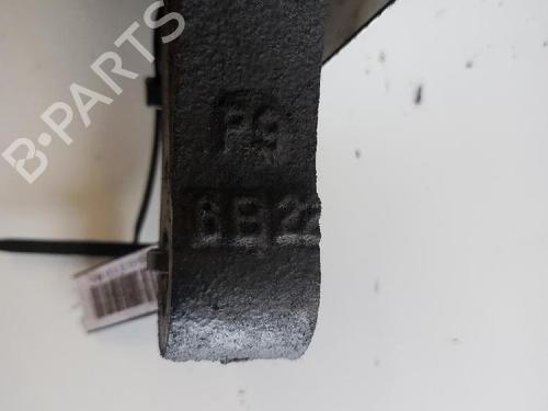 Left front steering knuckle HYUNDAI ELANTRA III Saloon (XD) 1.6 | BP18365832M25 