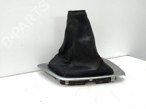 Used Shift knob Shift knob TOYOTA AURIS Estate (_E18_) 1.4 D-4D (NDE180_) (90 hp) 18585799 18585799