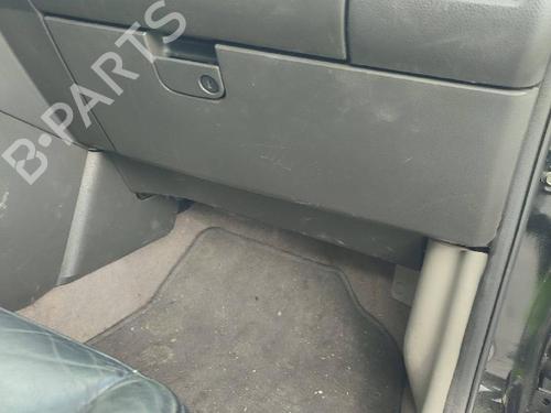 Glove box NISSAN X-TRAIL I (T30) 2.2 dCi 4x4 | BP18579177C95 