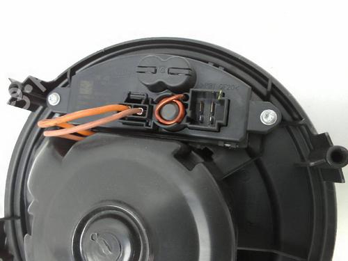 Heater blower motor SEAT LEON Sportstourer (KL8, KLD) 2.0 TDI | BP24304843M62 