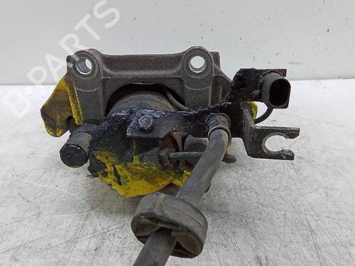 Used Right front brake caliper BMW X3 (E83) 2.0 sd (177 hp) 26285408