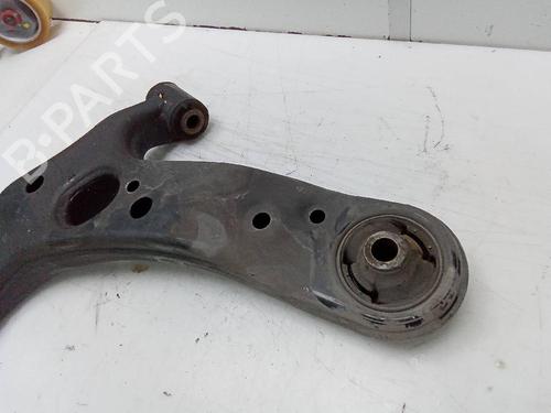 Used Right front suspension arm TOYOTA PRIUS PLUS (_W4_) 1.8 Hybrid (ZVW40W, ZVW41W) (136 hp) 18575431