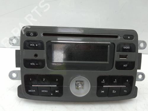 Used Radio Radio 21284789 21284789