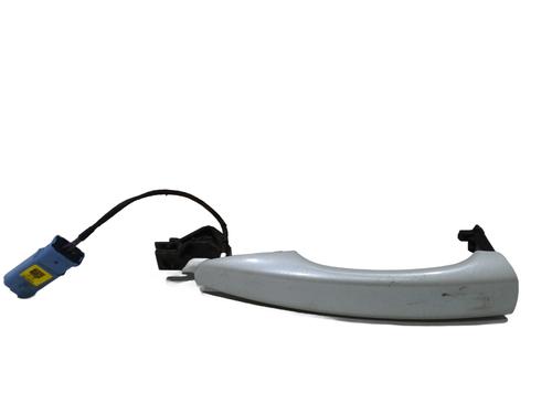Used Front right exterior door handle PEUGEOT 3008 II SUV (MC_, MR_, MJ_, M4_) 1.2 THP/ PureTech 130 (MRHNSM, MRHNSU, MRHNSJ, MRHNYW,... (131 hp) 30613703