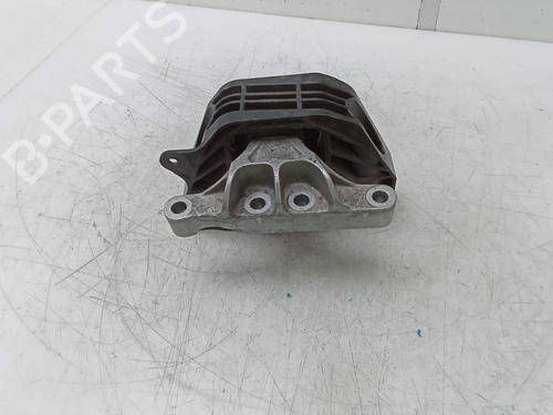 Used Engine mount Engine mount OPEL CORSA F (P2JO) 1.2 (68) (101 hp) 19092244 19092244