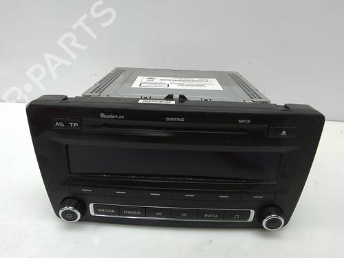radio-skoda-yeti-5l-2009-2010-2011-2012-2013-2014-2015-2016-2017-23185222 main image