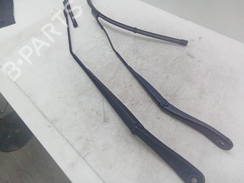 Used Front windshield wiper arm RENAULT CLIO V (B7_) [2019-2025]  18596050