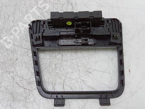 Used Switch SEAT ALHAMBRA (710, 711) 2.0 TDI (136 hp) 18597479