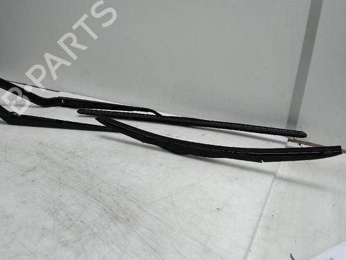 Used Front windshield wiper arm BMW 1 (F21) 116 d (116 hp) 18575127