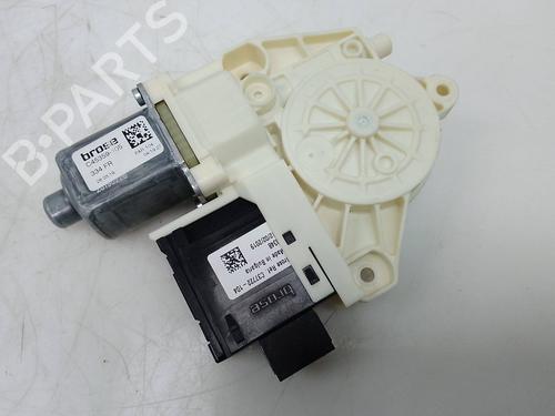 Used Right front window motor Right front window motor 21213696 21213696