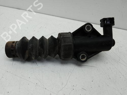 Used Clutch slave cylinder FIAT 500L (351_, 352_) 1.4 (199LYB1B) (95 hp) 28149815