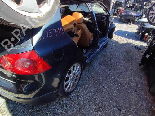 Used Seat buckle VW GOLF V (1K1) 1.9 TDI (105 hp) 18594351