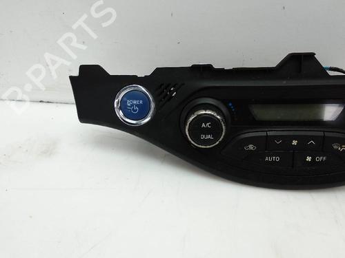 Used Climate control TOYOTA YARIS (_P13_) 1.5 Hybrid (NHP130_, NHP130) (101 hp) 23643326