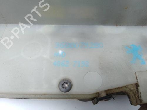 Front right lock PEUGEOT 208 I (CA_, CC_) 1.2 VTI 82 | BP22214843C97 
