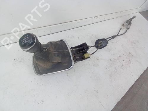 Used Gear lever RENAULT KADJAR (HA_, HL_) 1.2 TCe 130 (HLMR) (130 hp) 28148759