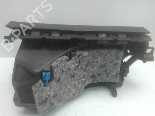 Used Glove box MERCEDES-BENZ GLA-CLASS (X156) GLA 200 CDI / d (156.908) (136 hp) 21603057