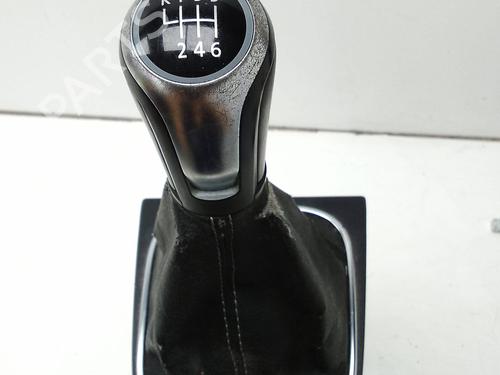 Used Shift knob Shift knob VW GOLF VI (5K1) 2.0 TDI (170 hp) 18584845 18584845