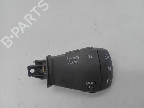 Used Steering wheel controls RENAULT KADJAR (HA_, HL_) 1.3 TCe 160 (HLNC) (160 hp) 27587685