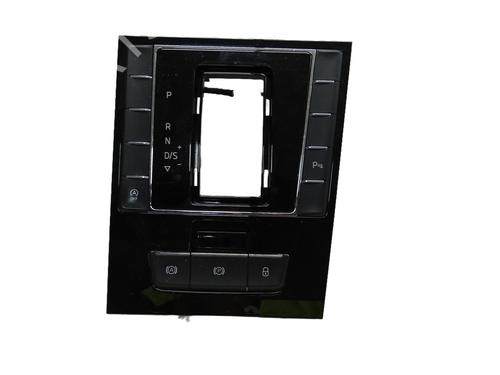 Used Switch SKODA SUPERB III (3V3) 2.0 TDI (150 hp) 18574802