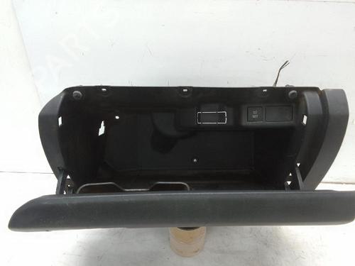 Used Glove box VW POLO V (6R1, 6C1) 1.6 TDI (75 hp) 26575607
