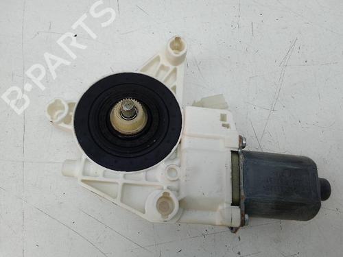 Portierruitmotor linksvoor MERCEDES-BENZ M-CLASS (W166) ML 350 BlueTEC 4-matic (166.024, 166.023) (258 hp) 19643113