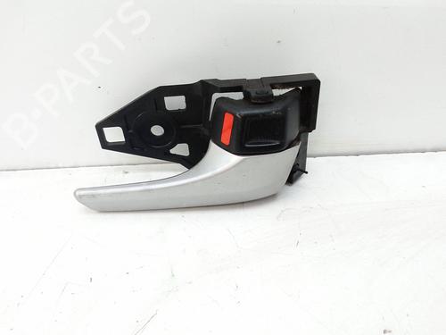 Used Rear right interior door handle Rear right interior door handle 18585454 18585454