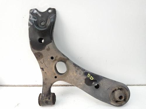 Used Right front suspension arm TOYOTA AURIS (_E18_) 2.0 D-4D (ADE186_, ADE186R) (124 hp) 18596365