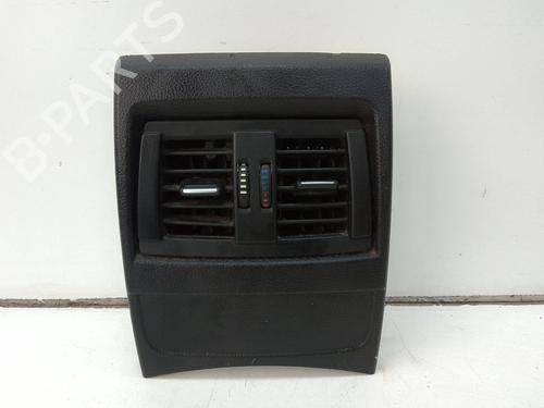 Used Air vent Air vent BMW 1 (F20) 118 d (143 hp) 18581490 18581490