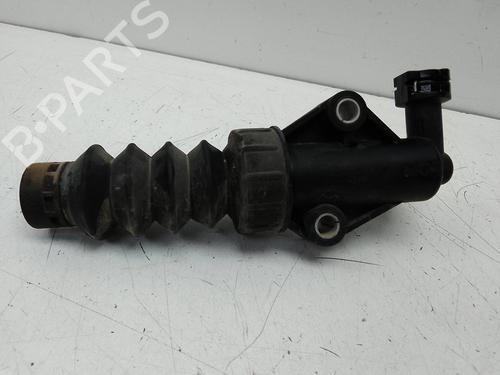 Clutch slave cylinder FIAT 500L (351_, 352_) 1.4 (199LYB1B) | BP28149815M113