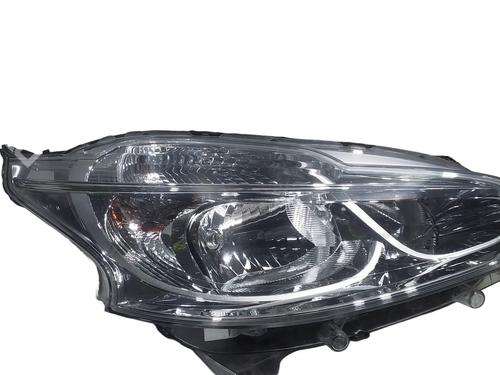 Used Right headlight PEUGEOT 208 I (CA_, CC_) 1.4 HDi (68 hp) 31582933